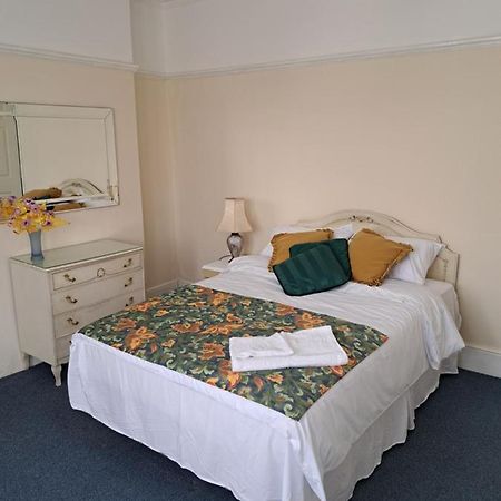 Double Room Available- London Seven Kings Seven Kings Train Station Ilford Zewnętrze zdjęcie